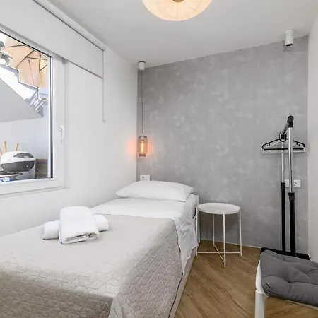 Apartment With Wifi - 21410 *